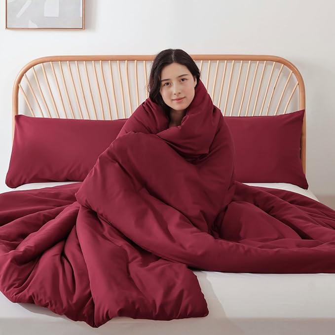 ROSGONIA Twin Comforter & Pillowcase for College Girls & Boys - Dark Red, Lightweight Dorm Bedding
