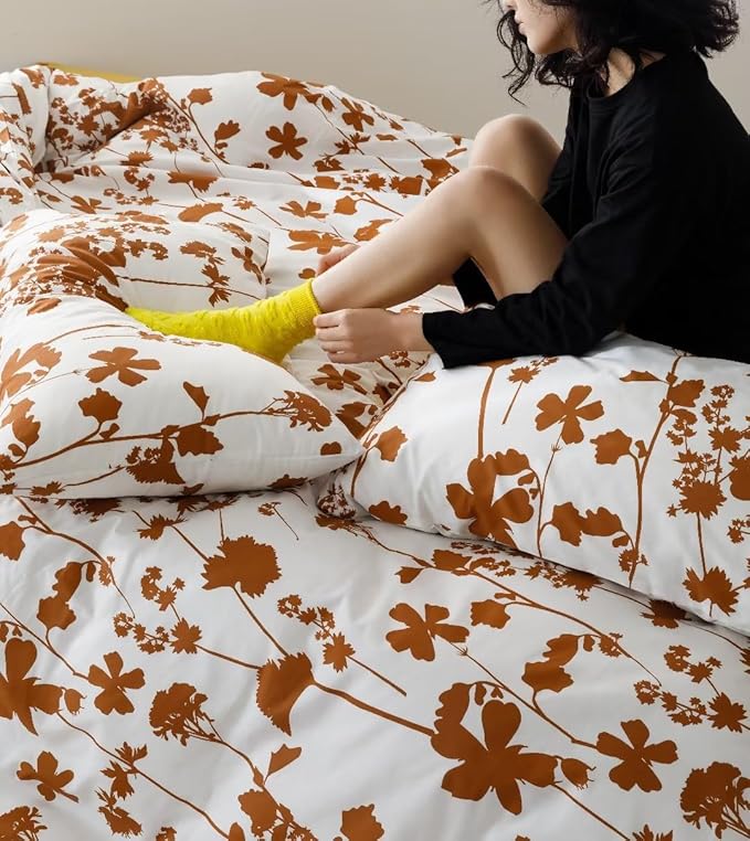 KAREVER Pumpkin Botanical Comforter Set Full White and Pumpkin Floral Plant Bedding Comforter Set Girls Pumpkin Color Blossom Leavs Printed on White Blanket Full Size