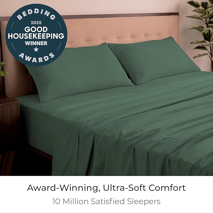 Mellanni California King Sheets Set - 4 PC Iconic Collection Bedding - Hotel Luxury, Extra Soft, Cooling Bed Sheets - Wrinkle, Fade, Stain Resistant (Cal King, Emerald Green)