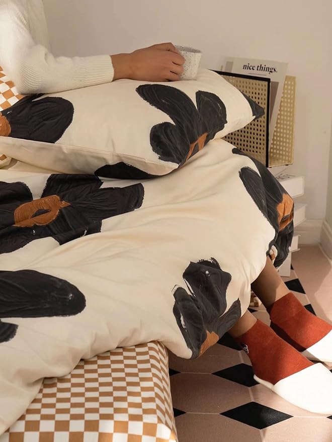 KAREVER Black Floral Comforter Set Black Botanical Bedding King Women Chic Blankets Lightweight Black Sunflower Reversible Bed Comforter Set King Size