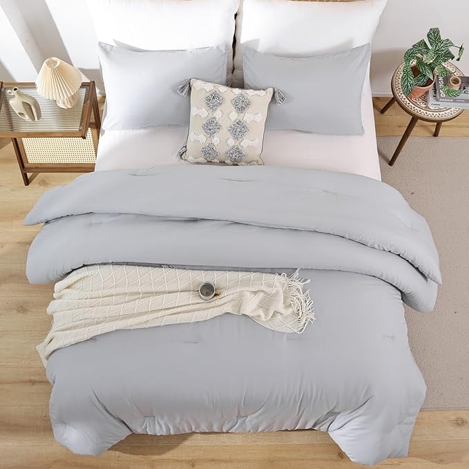 ROSGONIA Light Grey Twin/Twin XL Comforter Set for College Girls Boys, 1 Gray Comforter & 1 Pillowcase, Lightweight Kids Comforter Sets Dorm Bedding