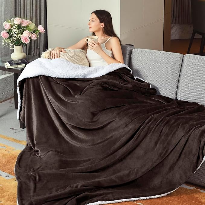 KAWAHOME Sherpa Fleece King Size Blanket for Bed - Extra Warm and Heavy Thick Blankets for Winter, Super Soft 500GSM Plush Blanket, 108" X 90" Brown