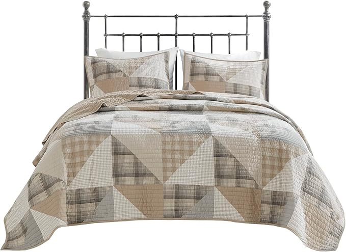 Woolrich Olsen Reversible Quilt Set - Cottage Styling Reversed to Solid Color, All Season Lightweight Coverlet, Cozy Bedding Layer, Matching Shams, Oversized Full/Queen, Geometric Plaid Tan 3 Piece