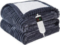 Heated Blanket Electric Twin, Soft Flannel Heating Blanket with 8 Hours Auto Off 10 Fast Heating Levels Machine Washable Sherpa Heated Blanket with Overheating Protection