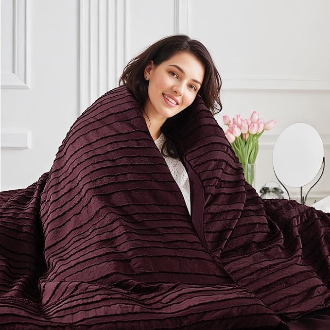 NEXHOME PRO Duvet Cover King Size, Blue 3 Pieces Boho Tufted Duvet Cover Set, Soft and Lightweight Microfiber Comforter Cover Set for All Season (Burgundy,104 x 90)-No Comforter