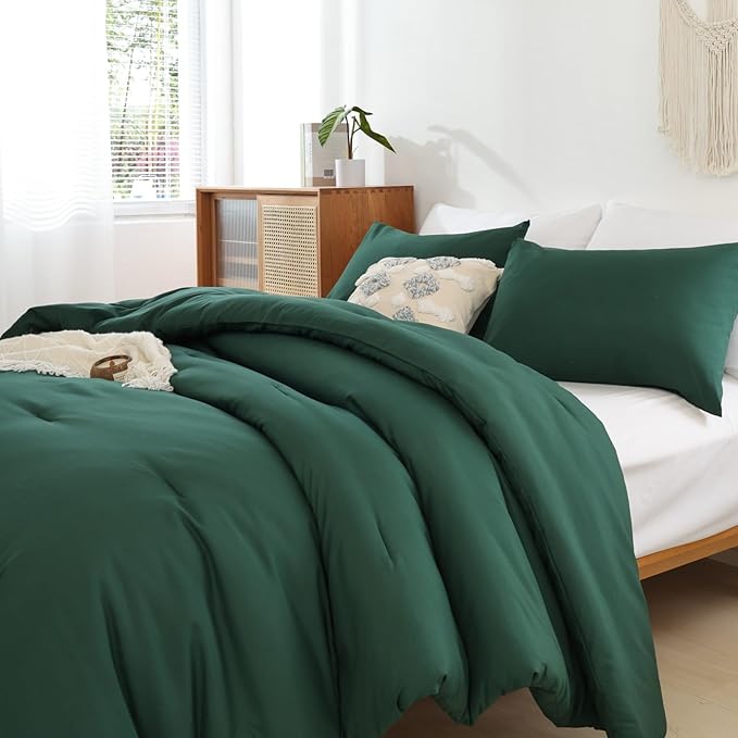 ROSGONIA Twin/Twin XL Comforter Set for College Girls Boys Dark Emerald Green, 1 Comforter 1 Pillowcase, All Season Kids Comforter Sets Dorm Bedding