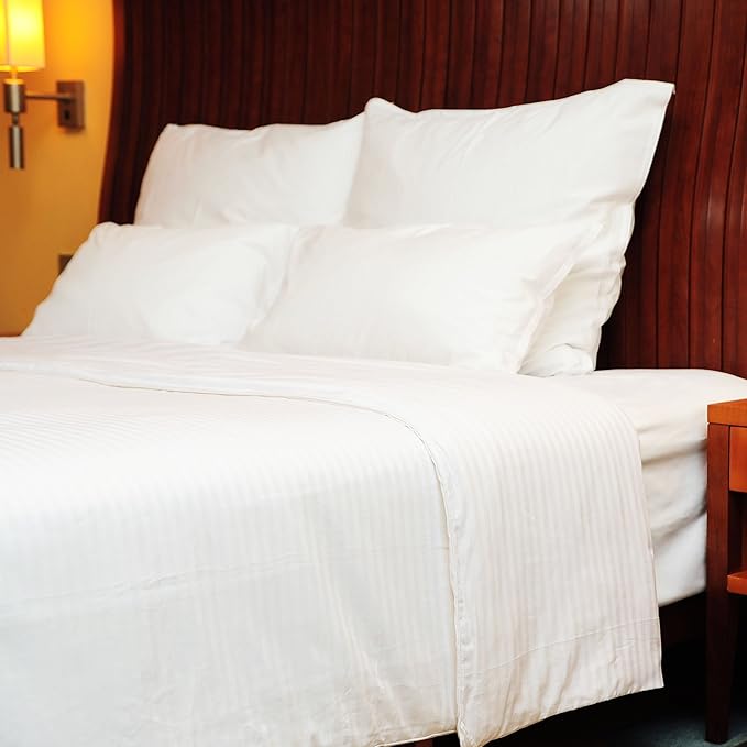 CUDDLE DREAMS Silk Comforter for Spring/Summer/Fall, 100% Long-Strand Silk Filling, Natural & Breathable (Queen Size)