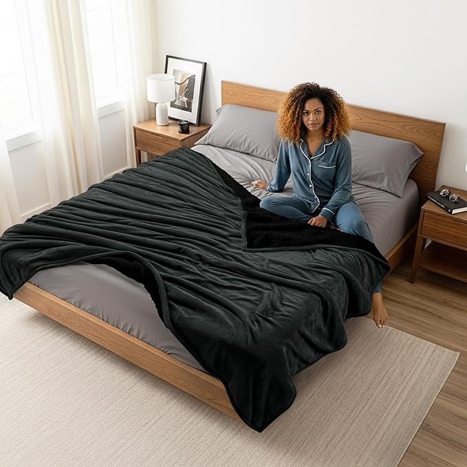 Utopia Bedding Sherpa Blanket Twin Size (Black, 60x80 Inches) - Soft Lightweight Plush Fleece Reversible Winter Blanket for Bed, Sofa, Couch, Camping and Travel