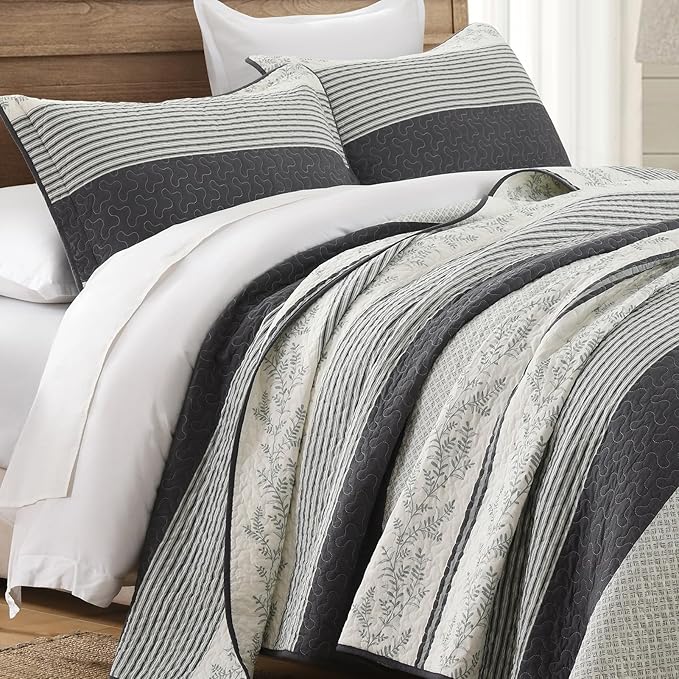 Stripe Quilts Queen Size - 100% Cotton Lightweight 3 Pieces Bedding Set, Vintage Vine Pattern Quilted Bedspread with 2 Pillow Shams, Farmhouse Printed Coverlet for All Season, Green/Gray