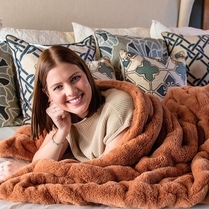 Minky Designs Copper Minky Blanket – Ultra Soft Faux Fur Throw Blanket for Couch, Bed & Home – Fluffy, Warm & Luxurious – Chic Collection (Medium, 50x60)