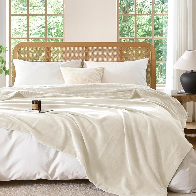 CHUFFED Cotton Waffle Blanket Queen Size - Plush Milk Velvet & Reversible Waffle Weave,Anti-Static 300Gsm Design，Thick Cozy Soft Winter Blanket for Bed, Couch, Sofa - Beige, 90x90 Inches
