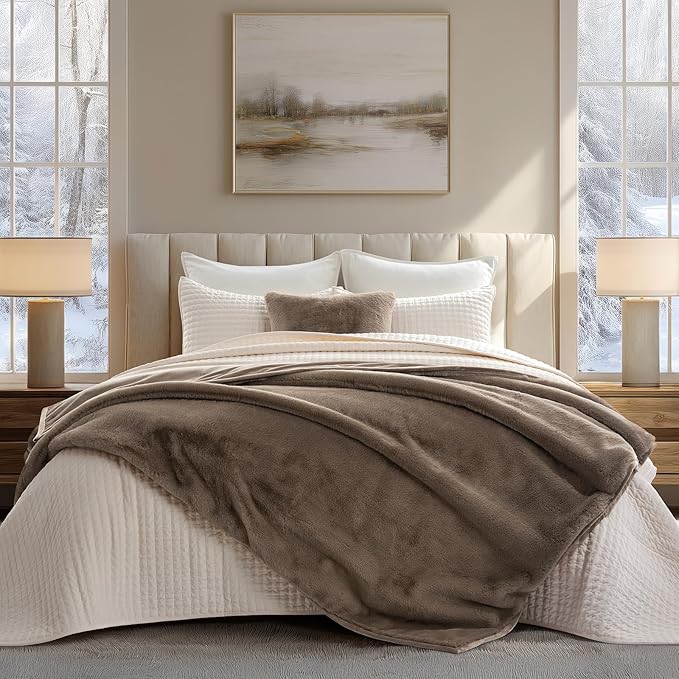 EVERGRACEHOME Ultra Soft Luxury Fluffy Mink Faux Fur Throw Blanket, Thick Warm Fall Winter Blankets for Bed, Couch, Cozy Plush Reversible Blanket for Chair, Sofa (Natural Tan, 50"x60")