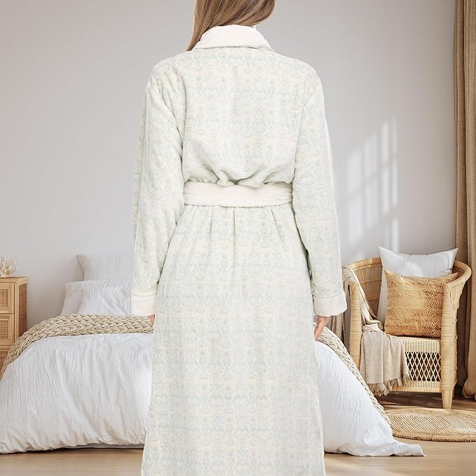 Alexander Del Rossa Plush Robe for Women, Long Fleece Winter Bath Robe, Plus Size
