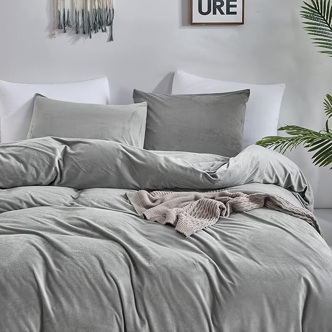 Cottonight Grey Velvet Comforter Set - California King Plush Fluffy Gray Bedding - Winter Warm Cozy Super Soft Heavyweight Flannel Comforter Set with 2 Pillowcases