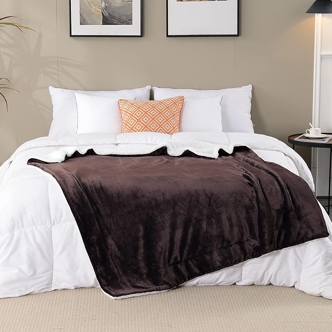 SOCHOW Sherpa Fleece Throw Blanket, Reversible Super Soft Luxurious Plush Blanket Twin Size, Brown(60inch X80'')