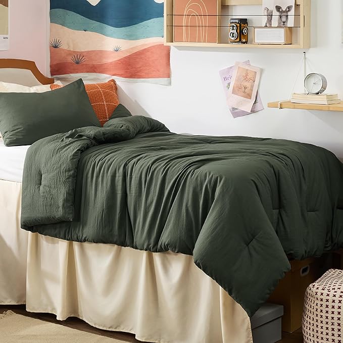Bedsure Twin/Twin XL Comforter Set, Dark Green Soft Prewashed Bedding for All Seasons, 2 Pieces GentleSoft™ Warm Down Alternative Bed Set, 1 Lightweight Comforter (68"x88") and 1 Pillowcase (20"x26")