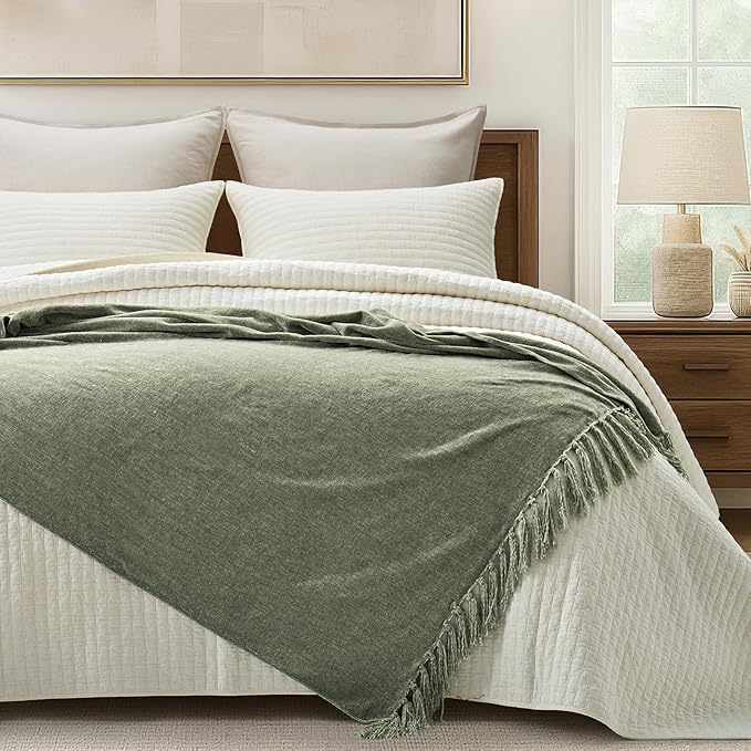 EVERGRACE Soft Chenille Throw Blanket for Couch, Cozy Plush Fuzzy Decorative Chenille Knit Throw Blanket with Tassels, Lightweight Blanket and Throws for Bed Sofa Gift Home Decor, Sage Green 60"x80"