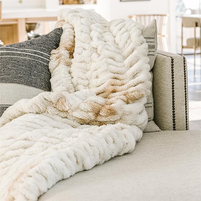 Minky Designs Crème Brulee Minky Blanket – Ultra Soft Faux Fur Throw Blanket for Couch, Bed & Home – Fluffy, Warm & Luxurious – Chic Collection (X-Large, 60x84)