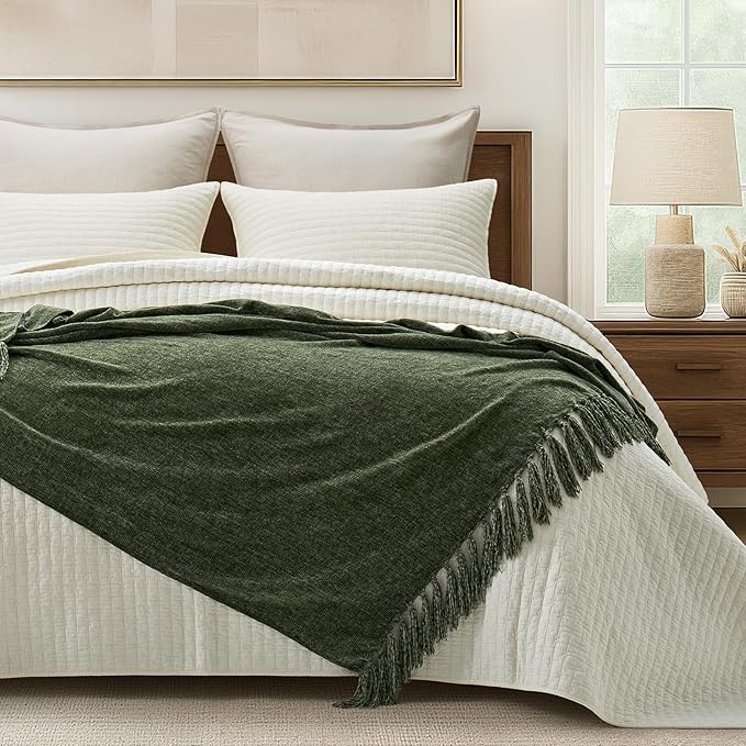 EVERGRACE Soft Chenille Throw Blanket for Couch, Cozy Plush Fuzzy Decorative Chenille Knit Throw Blanket with Tassels, Lightweight Blanket and Throws for Bed Sofa Gift Home Decor, Olive Green 50"x60"