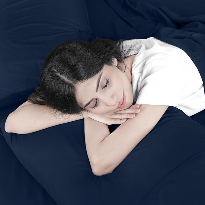 Utopia Bedding Full Sheet Set – 4 Piece Bed Sheets for Full Size Bed, Soft and Breathable Microfiber, Includes 1 Fitted Sheet, 1 Flat Sheet and 2 Pillowcases (Navy Blue)