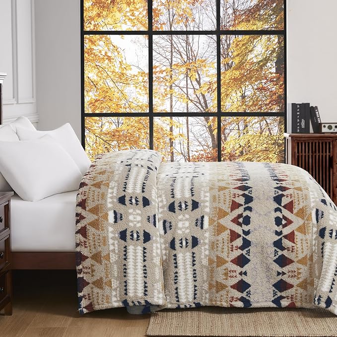 CASAAGUSTO Boho Sherpa Throw Blanket, Aztec King Size Blanket, Ultra Soft, Warm, Cozy, Plush, Thick Fleece Bohemian Throw Blanket for Couch, Bed, Sofa (Khaki 108 * 90 Inch)