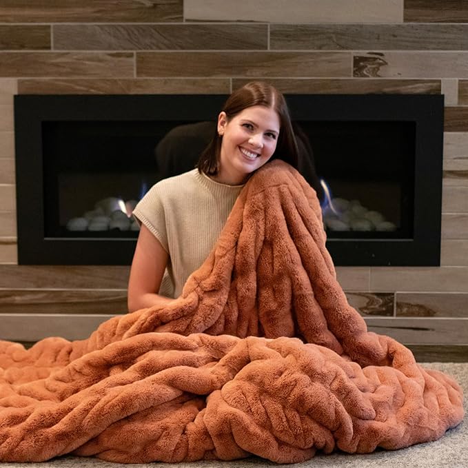 Minky Designs Copper Minky Blanket – Ultra Soft Faux Fur Throw Blanket for Couch, Bed & Home – Fluffy, Warm & Luxurious – Chic Collection (Medium, 50x60)