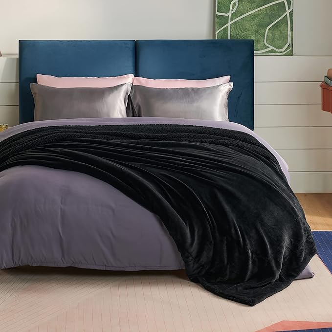 Bedsure GentleSoft Sherpa Fleece Blankets King Size for Bed - Thick and Warm Throw for Women and Men, Soft Fuzzy Plush King Blanket for Winter, Black, 108x90 Inches