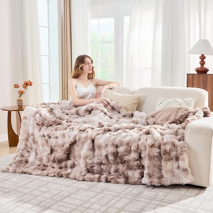 Fluffy Faux Rabbit Fur Throw Blanket - Soft Plush Luxury Bubble Blanket for Couch, Bed (King Size 108''x90'', Tie-Dyed Beige)