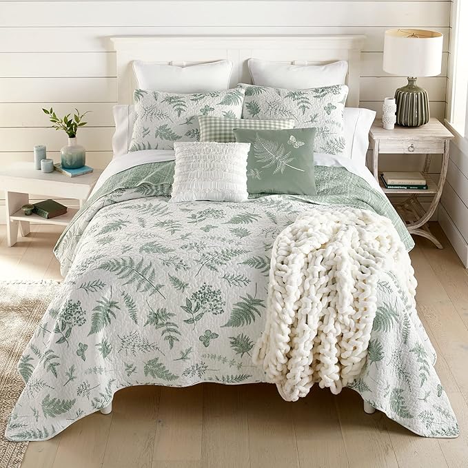 Donna Sharp Queen Bedding Set - 3 Piece - Botanical Quilt Set with Queen Quilt and Standard Pillow Shams - Cotton - Machine Washable