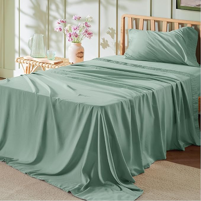 Bedsure Twin Sheets Set - 3 Pieces Soft Twin Bed Sheets - Breathable & Cooling - Hotel Luxury - Easy Care Polyester Microfiber Bedding for Women, Men, Mint Green