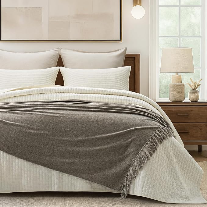 EVERGRACE Soft Chenille Throw Blanket for Couch, Cozy Plush Fuzzy Decorative Chenille Knit Throw Blanket with Tassels, Lightweight Blanket and Throws for Bed Sofa Gift Home Decor, Taupe 60"x80"