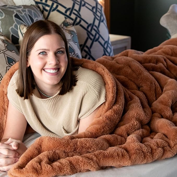 Minky Designs Copper Minky Blanket – Ultra Soft Faux Fur Throw Blanket for Couch, Bed & Home – Fluffy, Warm & Luxurious – Chic Collection (Medium, 50x60)