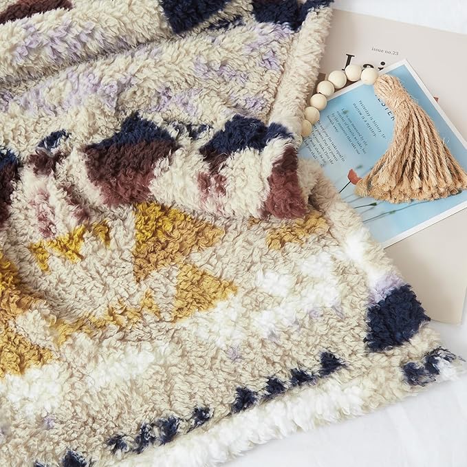 CASAAGUSTO Boho Sherpa Throw Blanket, Aztec, Ultra Soft, Warm, Cozy, Plush, Thick Fleece Bohemian Throw Blanket for Couch, Bed, Sofa (Khaki 50 * 60 Inch)