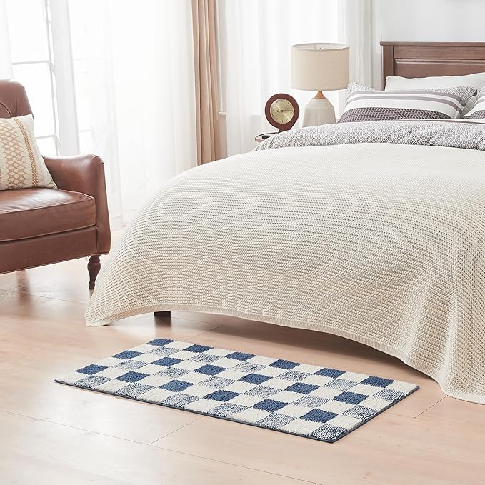 CozeCube Bath mats for Bathroom Non Slip, Fluffy Absorbent Microfiber Bath mat Washable, Aesthetic Bathroom Rugs, Small Navy Blue Checkered Bath mat, Navy Blue, 24" x 16"