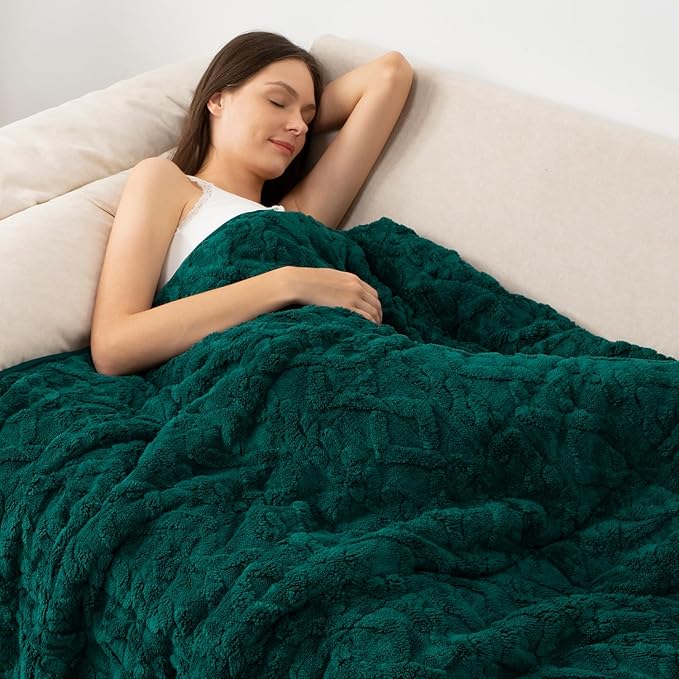 Wemore Weighted Blanket for Adults Twin Size 15 lbs, Dual Sided Soft Fuzzy Jacquard Sherpa Weighted Blankets for Sleeping, Cozy Fluffy Knitted Heavy Blanket for Couch Bed, Green, 48 x 72 inches