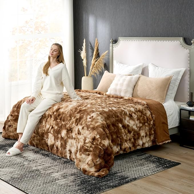 Cozy Bliss Faux Fur Throw Blanket Queen Size, Fuzzy Soft Plush Thick Bubble Blanket for Bed Couch Bedroom Living Room, 90x90 Inches Tie-dye Brown