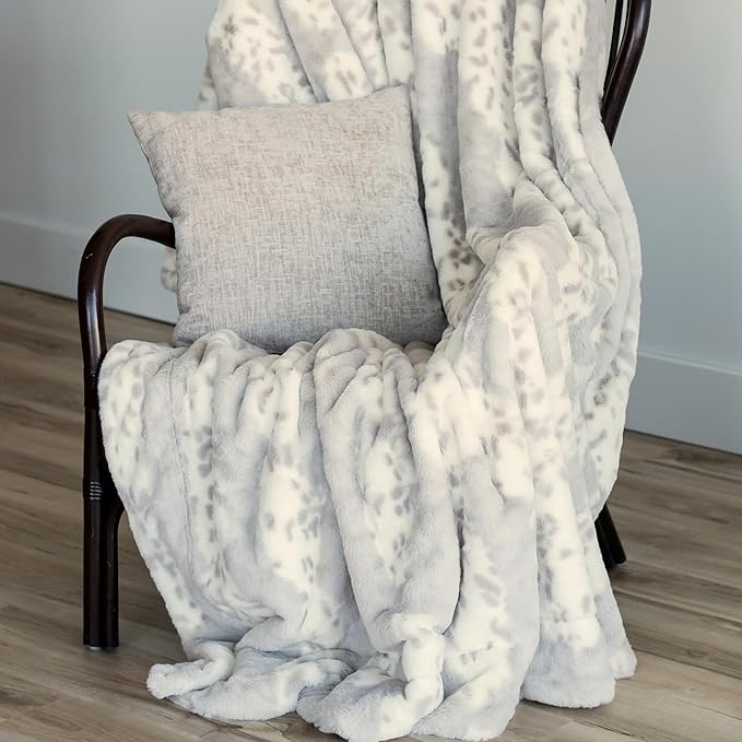 Minky Designs Arctic Lynx Minky Blanket – Ultra Soft Faux Fur Throw Blanket for Couch, Bed & Home – Fluffy, Warm & Luxurious – Posh Collection (Small, 30x36)