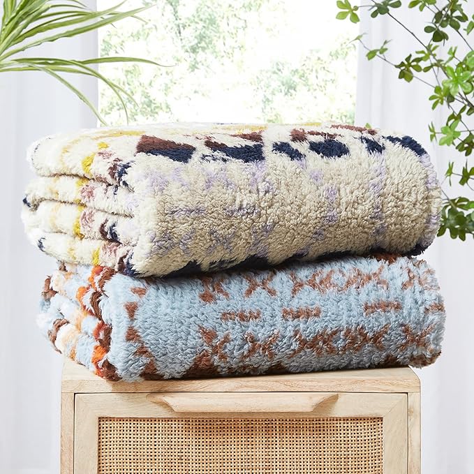 CASAAGUSTO Boho Sherpa Throw Blanket, Aztec, Ultra Soft, Warm, Cozy, Plush, Thick Fleece Bohemian Throw Blanket for Couch, Bed, Sofa (Khaki 50 * 60 Inch)