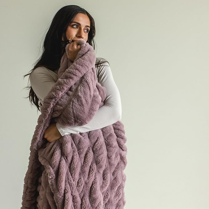 Minky Designs Violet Dream Minky Blanket – Ultra Soft Faux Fur Throw Blanket for Couch, Bed & Home – Fluffy, Warm & Luxurious – Chic Collection (X-Large, 60x84)