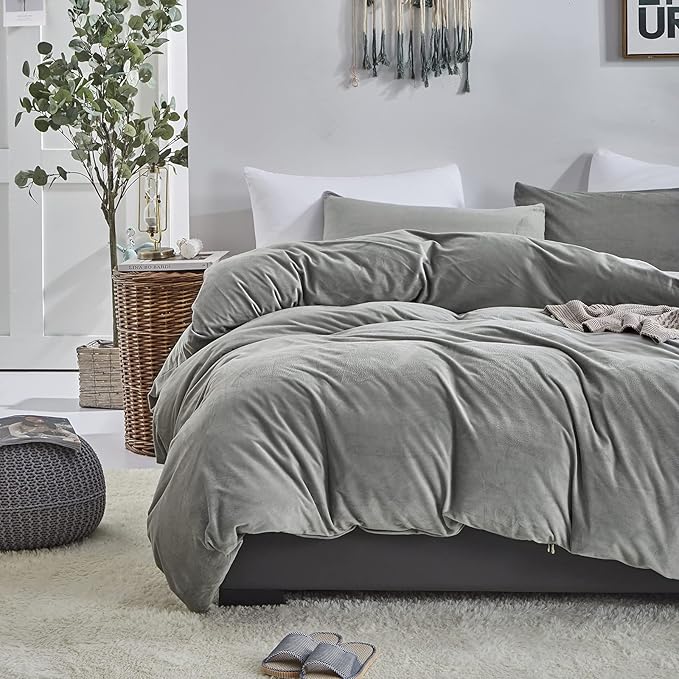 Cottonight Grey Velvet Comforter Set - California King Plush Fluffy Gray Bedding - Winter Warm Cozy Super Soft Heavyweight Flannel Comforter Set with 2 Pillowcases