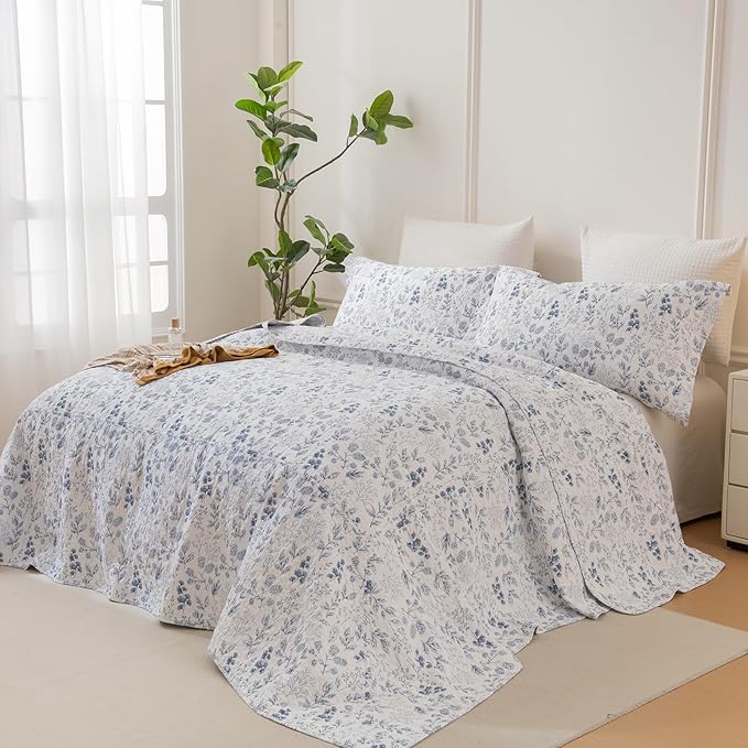 Lady Ann Oversized King Quilt Bedspreads 120x120, 3 Pcs Cotton Floral California King Size Quilt Bedding Set， Blue and White Floral & Leaves Pattern Plant Botanical Printed Quilted Coverlet Set
