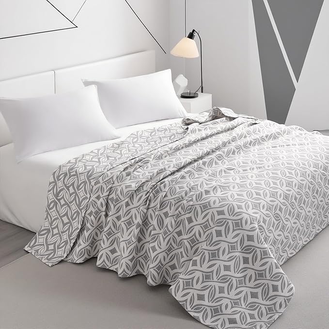 NTBAY 3 Layers Cotton Muslin 106x92 King Bed Blanket, Super Soft Breathable Thermal Yarn Dyed Quilt for Adults, Perfect Lightweight Blanket for Couch Sofa Bed All Seasons, Grey Twisted Line