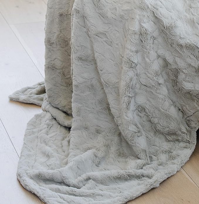 GRACED SOFT LUXURIES Feather Extra Large Faux Fur Throw Blanket | Ultra Soft & Fluffy 60x80 inches | Cozy, Thick & Warm | Perfect for Bed, Couch, and Lounging for Kids & Adults | Feather Gray