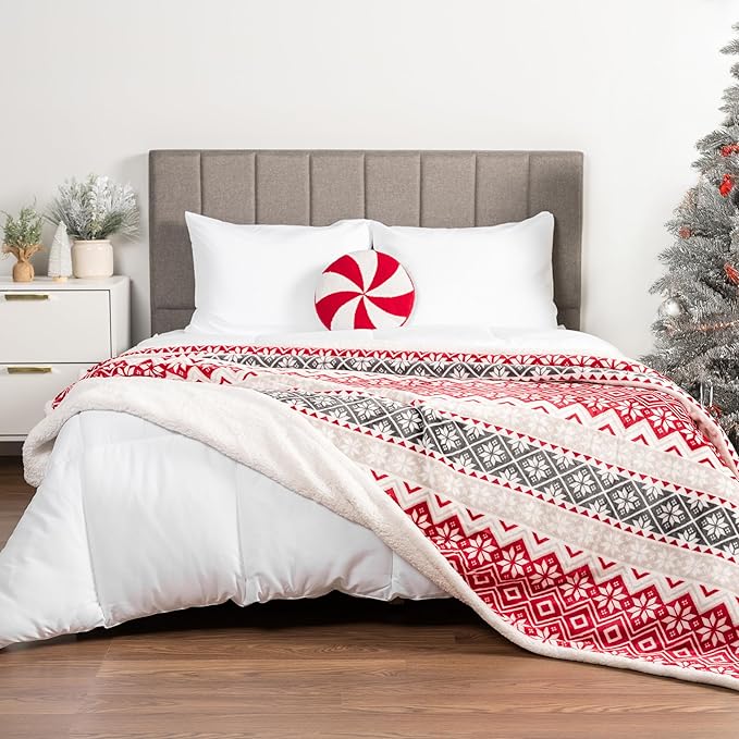 PAVILIA Premium Christmas Sherpa Throw Blanket | Christmas Decoration, Fleece, Plush, Warm, Cozy Reversible Microfiber Holiday Blanket 50 x 60