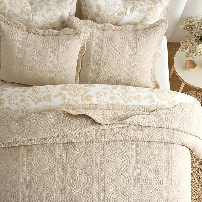 EVERGRACE 100% Cotton Scallop Quilt Set, Queen Size 3 Piece Set – Lightweight Bedspread with 2 Shams, Soft Prewashed Matelasse Coverlet for Cozy and Elegant Bedding, Flax Beige