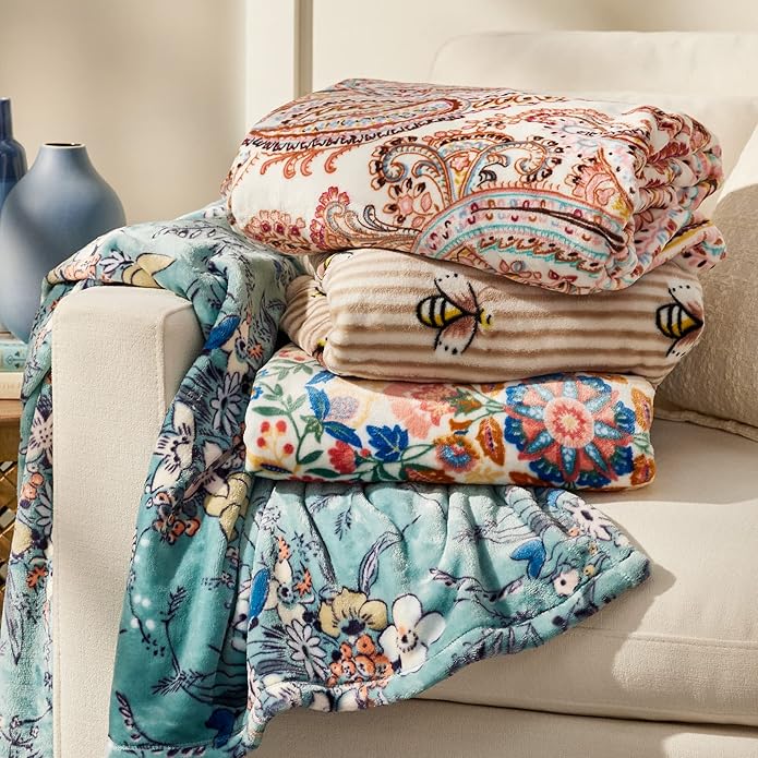 Vera Bradley Women's Disney Fleece Plush Throw Blanket
