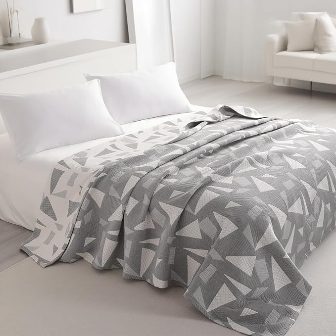 NTBAY 3 Layers Cotton Muslin 106x92 King Bed Blanket, Super Soft Breathable Thermal Yarn Dyed Quilt for Adults, Perfect Lightweight Blanket for Couch Sofa Bed All Seasons, Grey Triangle