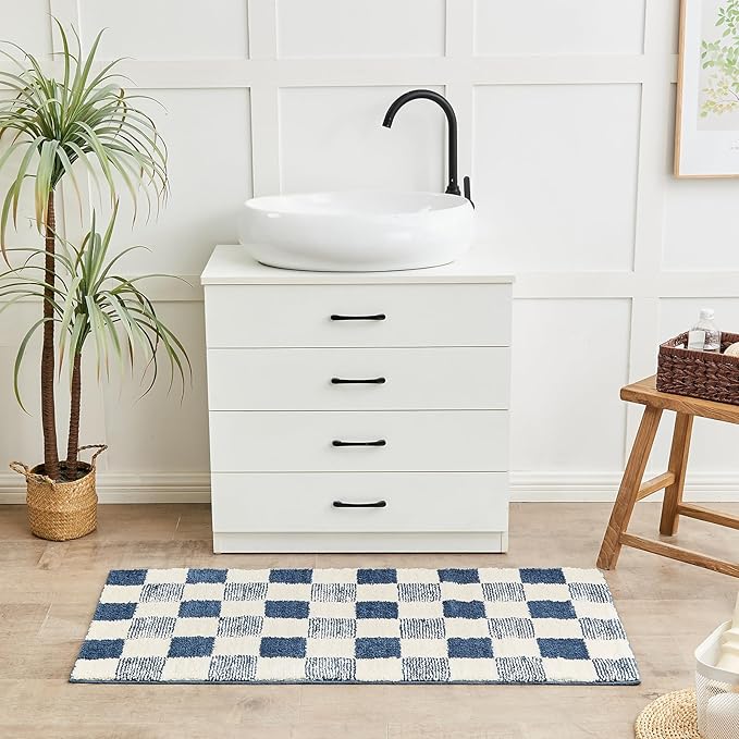 CozeCube Bath mats for Bathroom Non Slip, Fluffy Absorbent Microfiber Bath mat Washable, Aesthetic Bathroom Rugs, Cute Navy Blue Checkered Bath mat, Navy Blue, 32" x 20"