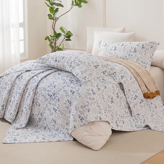 Lady Ann Oversized King Quilt Bedspreads 128x120,Cotton Blue and White Floral & Leaves Pattern California King Size Quilt Bedding Set Extra Large Lightweight Quilted Bedding Coverlet Set 3Pcs