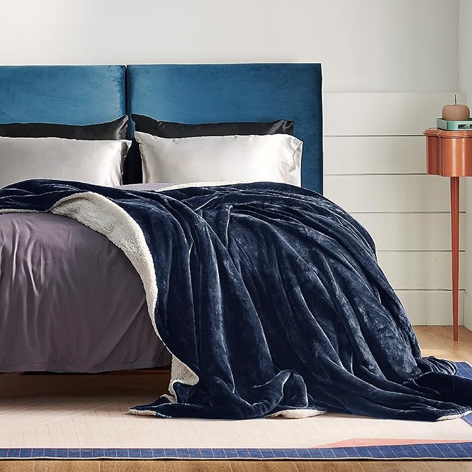 Bedsure GentleSoft Sherpa Fleece Blankets King Size for Bed - Thick and Warm Throw for Women and Men, Soft Fuzzy Plush King Blanket for Winter, Navy, 108x90 Inches
